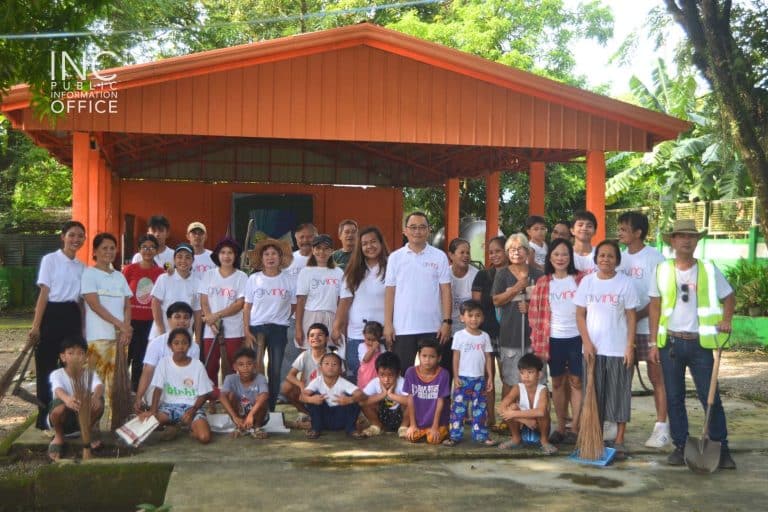 INC members in Kiloloron, Real, Quezon join school clean-up drive