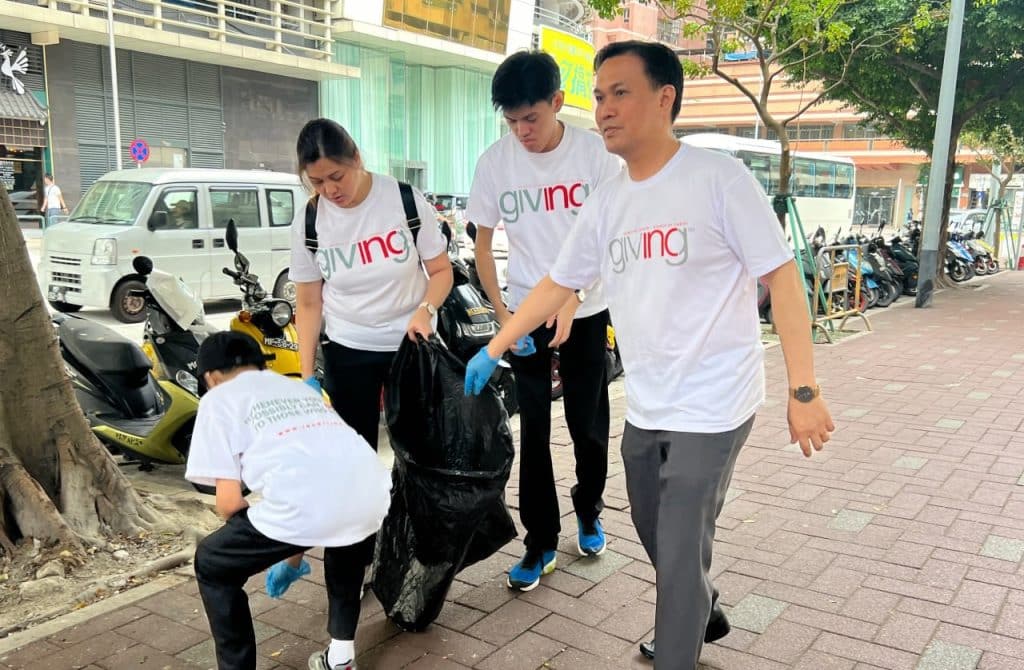 Macau brethren tidy up a public park