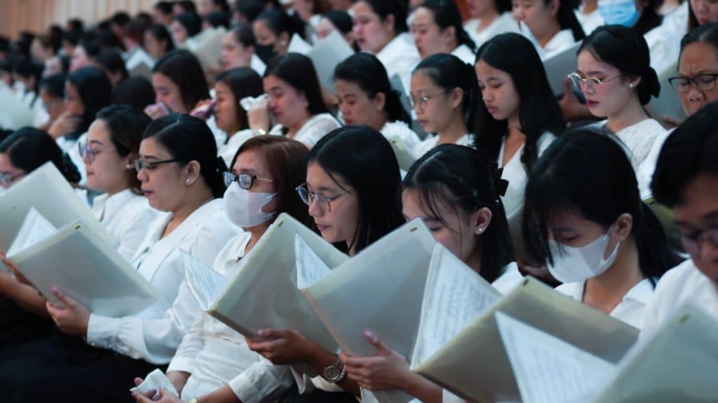 New choir members in Metro Manila South take oath