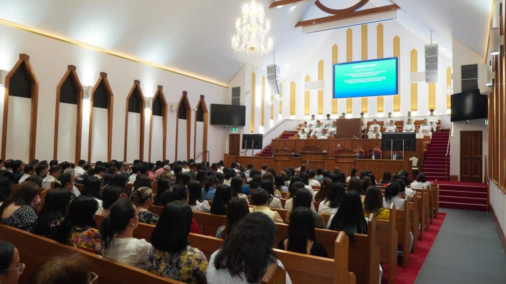 Congregations in various countries invite guests to evangelical missions